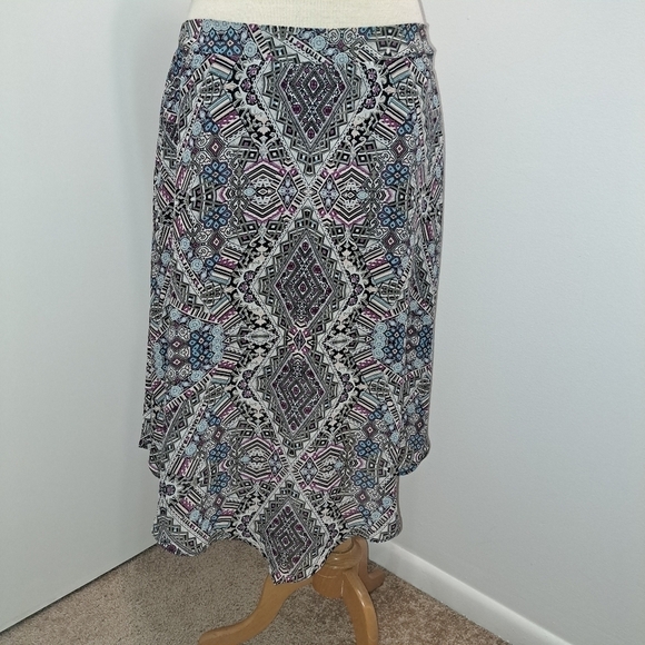 NWT Maurices Multi-Color Asymmetrical Hem Skirt Size Large - Picture 2 of 14